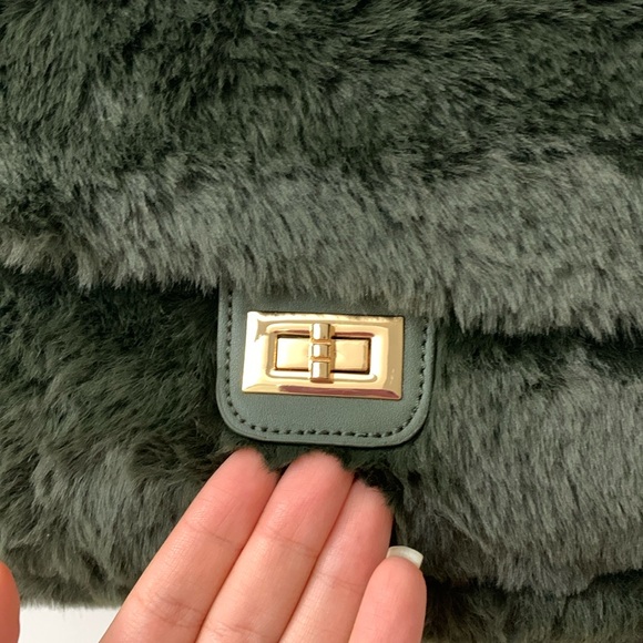 House of Harlow 1960 Deep Green Fur Flap Bag - Picture 12 of 16